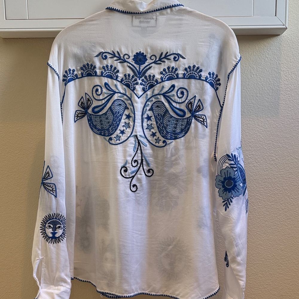 Johnny Was White Shirt with Blue Embroidery - Picture 5 of 15